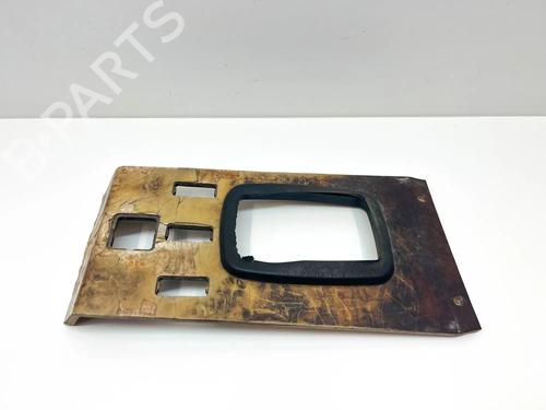 Consola central Consola central MERCEDES-BENZ SL (R107) 380 SL (107.045) (204 hp) 36129668 36129668