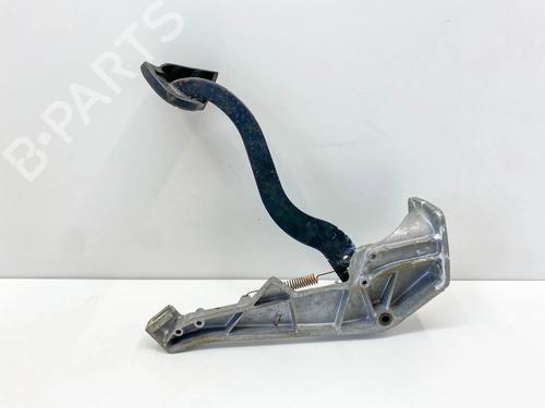 Used Break pedal Break pedal MERCEDES-BENZ SL (R107) 560 SL (107.048) (230 hp) 36122813 36122813