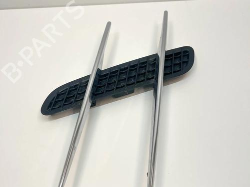 front-left-wheel-arch-trim-mercedes-benz-sl-r231-2011-2012-2013-2014-2015-2016-2017-2018-2019-2020-36130368 main image