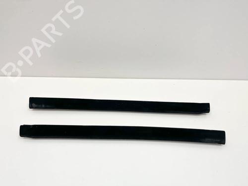 Gummiliste Gummiliste MERCEDES-BENZ SL (R230) 350 (230.467) (245 hp) 36130918 36130918