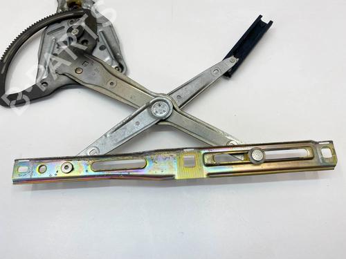 Used Front right window mechanism Front right window mechanism MERCEDES-BENZ SL (R129) 500 (129.068) (306 hp) 36120665 36120665