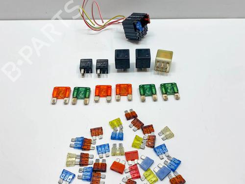 Used Fuse box Fuse box MERCEDES-BENZ SL (R129) 320 (129.063) (231 hp) 36125628 36125628