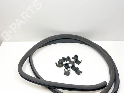 Gummiliste Gummiliste MERCEDES-BENZ SL (R230) 350 (230.467) (245 hp) 36130816 36130816