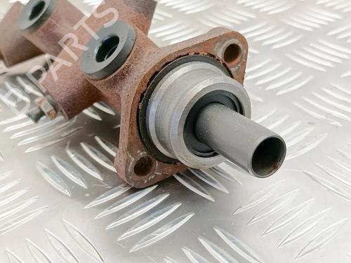 Used Brake master cylinder Brake master cylinder MERCEDES-BENZ SL (R107) 380 SL (107.045) (218 hp) 36118709 36118709