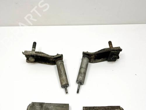 Used Engine mount Engine mount MERCEDES-BENZ SL (R107) 450 SL (107.044) (224 hp) 36128840 36128840