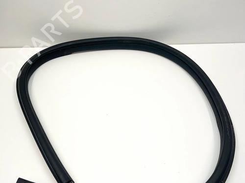 Gummiliste Gummiliste MERCEDES-BENZ SL (R231) 500 (231.473) (435 hp) 36130544 36130544