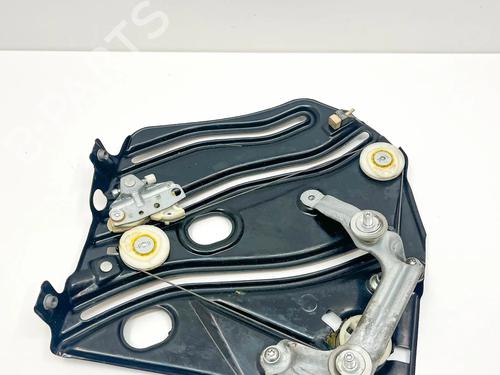 Used Rear right quarter glass Rear right quarter glass MERCEDES-BENZ SL (R230) 500 (230.475) (306 hp) 36129898 36129898