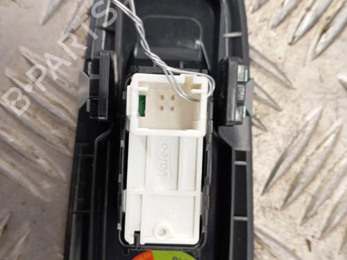 Used Right rear window switch Right rear window switch PEUGEOT 308 II (LB_, LP_, LW_, LH_, L3_) 1.6 HDi / BlueHDi 115 (115 hp) 34293138 34293138