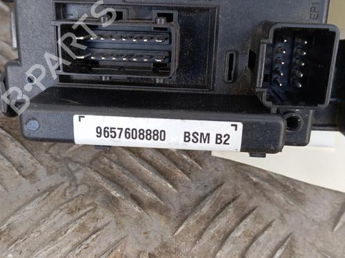 Used Fuse box Fuse box 36902596 36902596