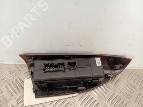 Used Left front window switch Left front window switch NISSAN JUKE (F15) 1.2 DIG-T (115 hp) 34293132 34293132