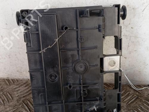 Used Fuse box Fuse box 37632670 37632670