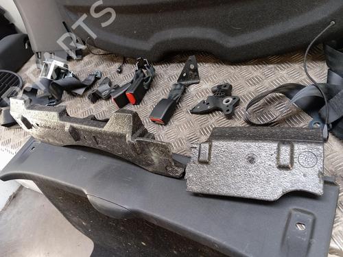 Asientos traseiros Asientos traseiros PEUGEOT 208 I (CA_, CC_) 1.2 VTI 82 (82 hp) 37250341 37250341