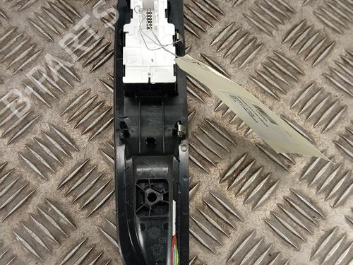 Used Left front window switch Left front window switch PEUGEOT 208 II (UB_, UP_, UW_, UJ_) 1.5 BlueHDI 100 (102 hp) 40257830 40257830