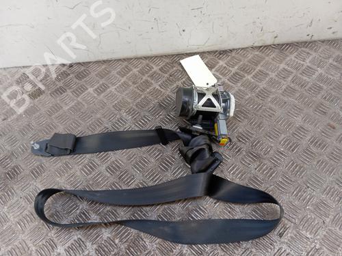 front-right-seatbelt-citroen-c4-cactus-2014-34296226 main image
