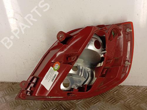left-taillight-renault-clio-iii-br01-cr01-2005-2006-2007-2008-2009-2010-2011-2012-2013-2014-39457549 main image