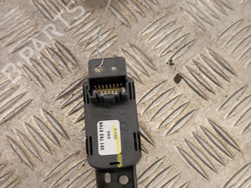 switch-renault-megane-iv-grandtour-k9amn_-2016-34294367 main image