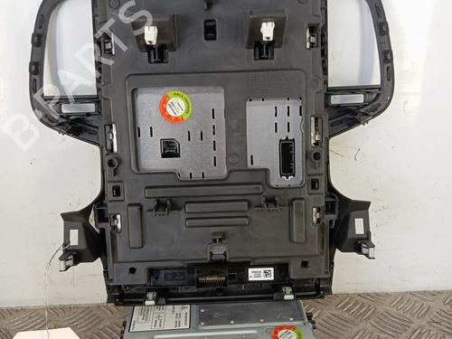 display-monitor-renault-megane-iv-hatchback-b9amn_-2015-37739010 main image