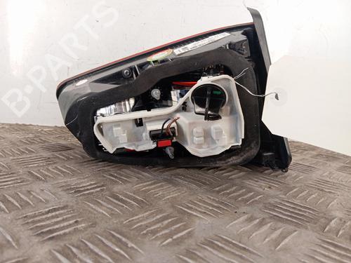 right-tailgate-light-vw-golf-vii-5g1-bq1-be1-be2-2012-2013-2014-2015-2016-2017-2018-2019-2020-2021-40177620 main image
