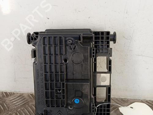 Used Fuse box Fuse box 38722551 38722551