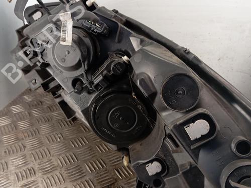 Used Right headlight Right headlight RENAULT GRAND SCÉNIC III (JZ0/1_) 1.9 dCi (JZ0J, JZ0N, JZ1K, JZ1S) (131 hp) 39712201 39712201