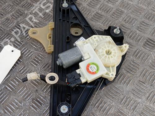 rear-left-window-mechanism-renault-clio-v-b7_-2019-34296349 main image