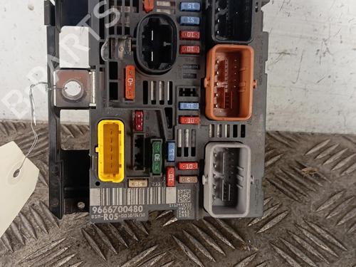 Used Fuse box Fuse box CITROËN C4 I (LC_) 1.6 HDi (90 hp) 39897548 39897548