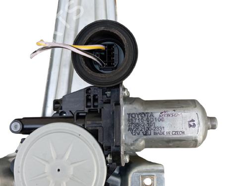 Rudehejsemekanisme venstre bagtil Rudehejsemekanisme venstre bagtil TOYOTA YARIS (_P13_) 1.5 (NSP131_) (112 hp) 35800744 35800744