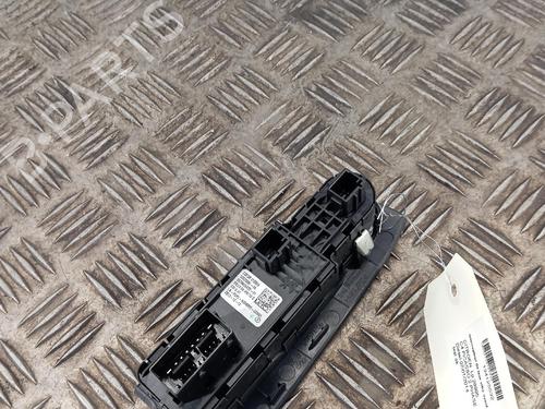 Used Left front window switch Left front window switch CITROËN C4 Picasso II 1.6 HDi / BlueHDi 115 (115 hp) 39954331 39954331