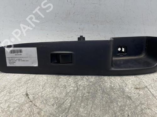 Used Right front window switch Right front window switch PEUGEOT 4007 (VU_, VV_) 2.2 HDi (156 hp) 34291223 34291223