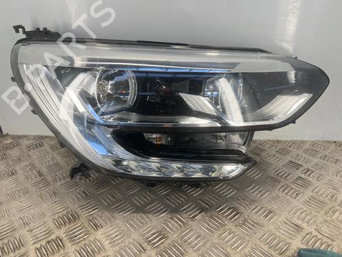 right-headlight-renault-megane-iv-hatchback-b9amn_-2015-40249402 main image