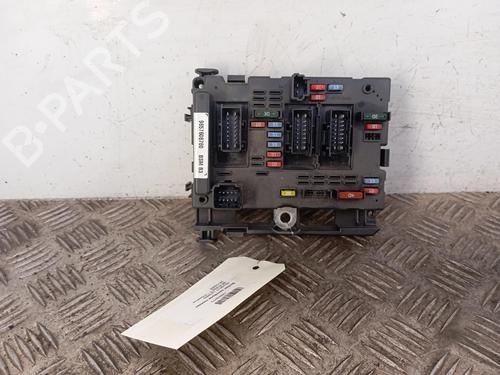 Used Fuse box Fuse box PEUGEOT 206 Hatchback (2A/C) 1.4 i (75 hp) 39759778 39759778