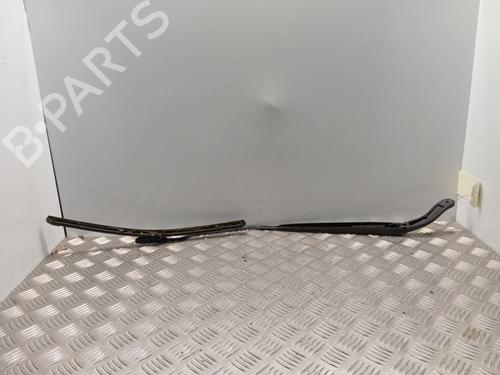 front-windshield-wiper-arm-renault-megane-iv-hatchback-b9amn_-2015-34292731 main image