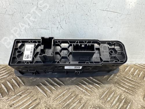 left-front-window-switch-renault-megane-iv-grandtour-k9amn_-2016-40126877 main image
