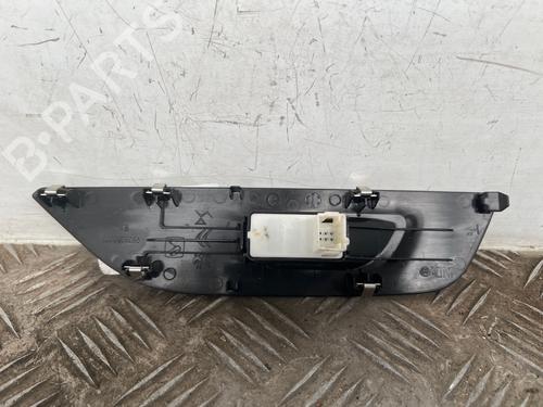 Used Right front window switch Right front window switch 37739204 37739204
