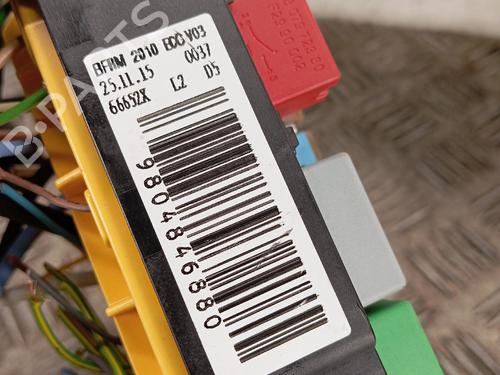 Used Fuse box Fuse box 37499890 37499890