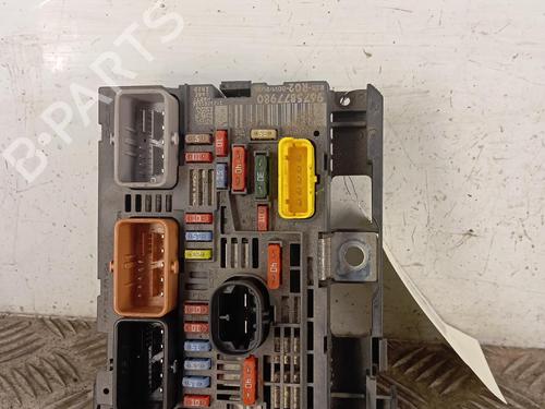 Used Fuse box Fuse box CITROËN C4 Picasso I MPV (UD_) 1.6 HDi 110 (112 hp) 39759754 39759754