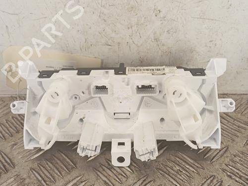 climate-control-renault-clio-v-b7_-2019-34295144 main image