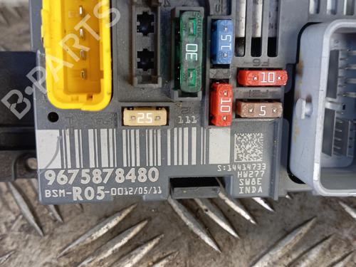 Used Fuse box Fuse box 37467043 37467043
