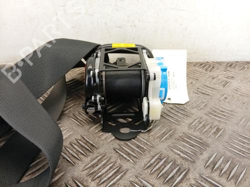 front-left-seatbelt-toyota-aygo-_b4_-2014-40493767 main image
