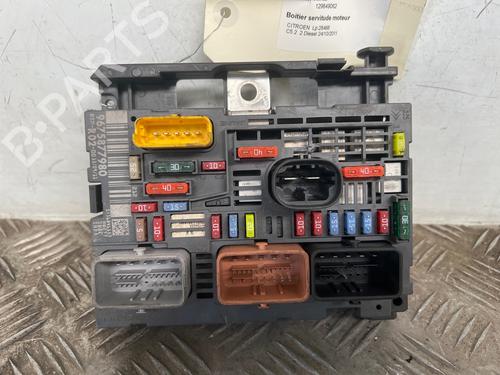 Used Fuse box Fuse box 37739208 37739208