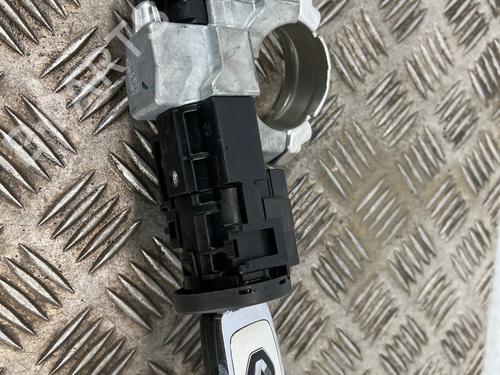 ignition-barrel-renault-megane-iv-hatchback-b9amn_-2015-40249413 main image
