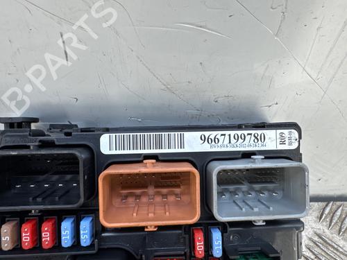 Fuse box CITROËN C3 Picasso (SH_) 1.6 HDI 90 | BP39110111E1 - Image 3