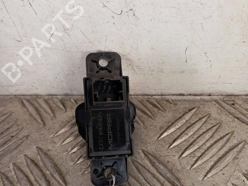 Used Right front window switch Right front window switch ABARTH 500 / 595 / 695 1.4 (312.AXF11, 312.AXF1A, 312.AXD1A) (160 hp) 34296680 34296680