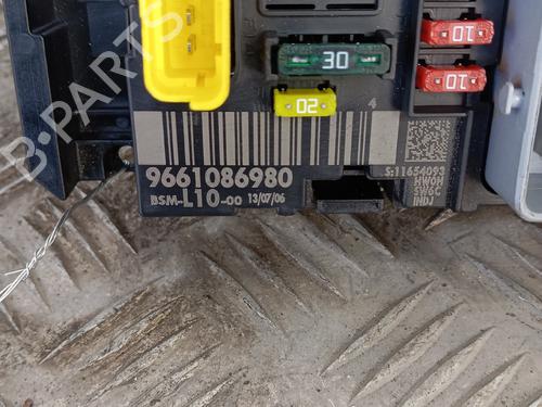 Used Fuse box Fuse box 36556086 36556086