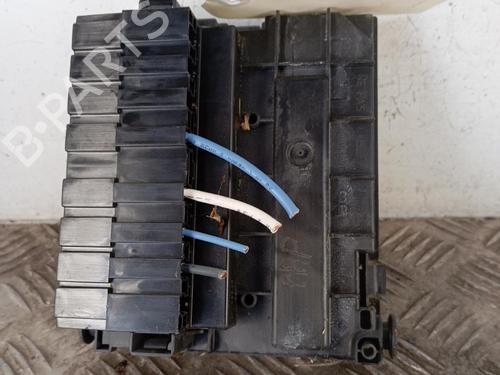 Used Fuse box Fuse box 39589609 39589609