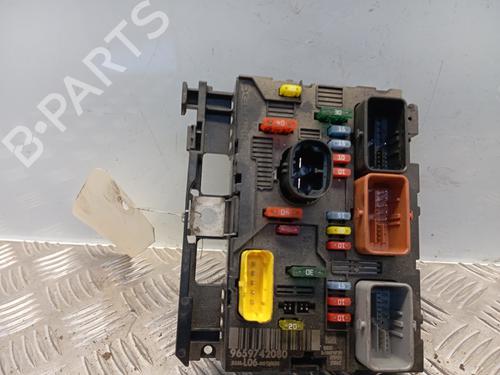Used Fuse box Fuse box PEUGEOT 307 Break (3E) [2002-2009] 34292746 34292746