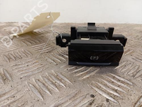 switch-citroen-c4-picasso-ii-2013-34293362 main image