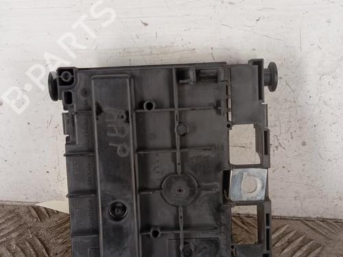 Used Fuse box Fuse box 39626289 39626289