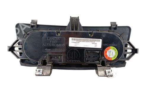 climate-control-fiat-tipo-hatchback-356_-357_-2016-34293783 main image