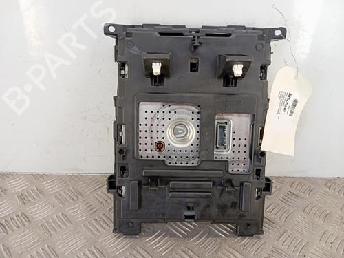 display-monitor-renault-megane-iv-hatchback-b9amn_-2015-34293728 main image